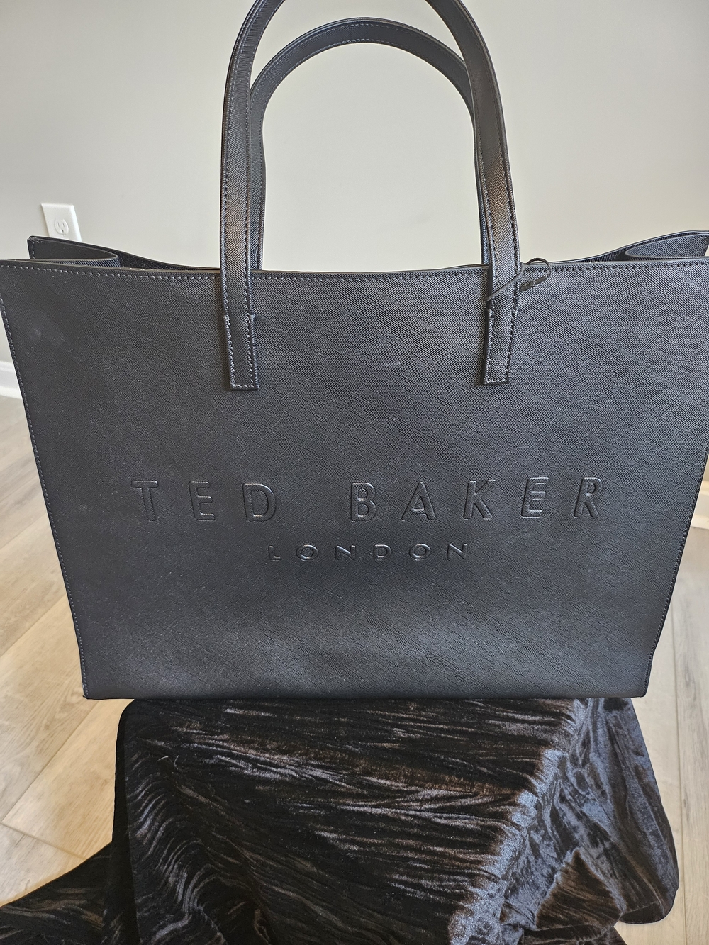 Ted Baker London – Large Black Icon Tote (One Size)